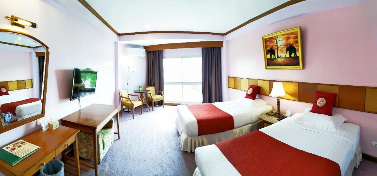 Hotel Viang Riverside Tak