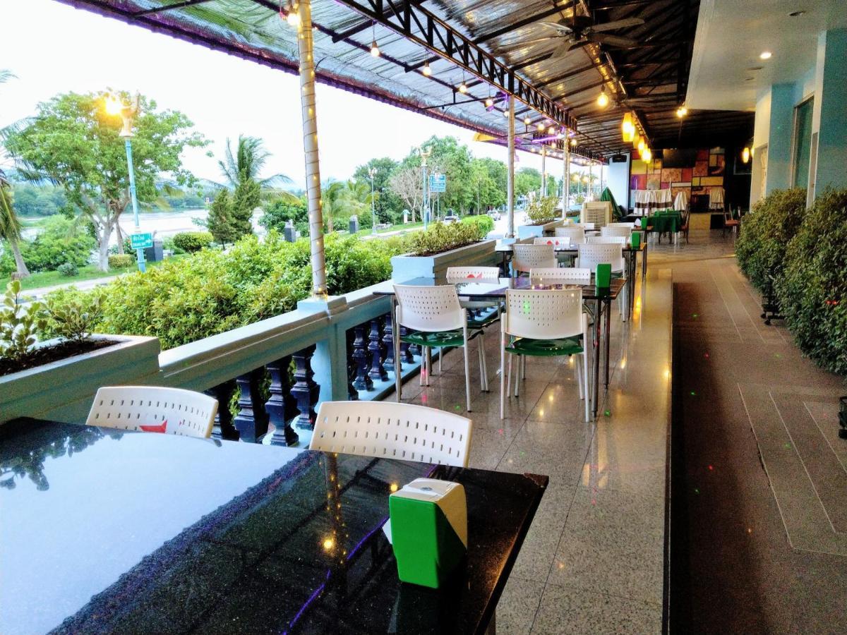 Viang Riverside Hotel