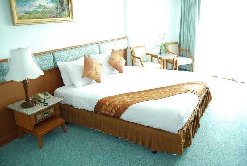 Hotel Viang Riverside Tak